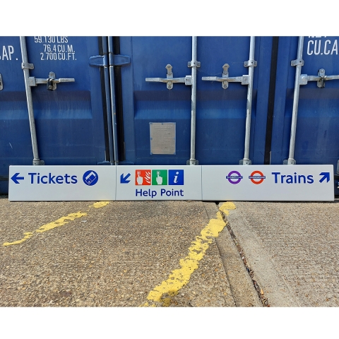 Tickets/Trains Elizabeth Line & Underground Sign (522023)