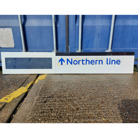 Northern Line Lightbox (Arrow Up) (962023)