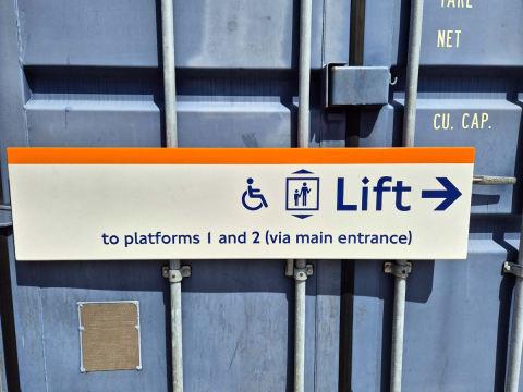 Lifts to Platform 1 and 2 (via main entrance) (1612024)