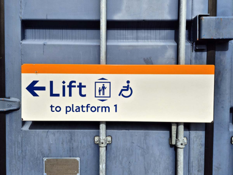 Lift to Platform 1 (1932024)