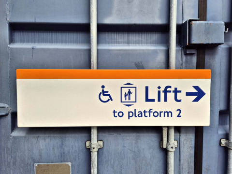 Lift to Platform 2 (1942024)