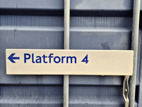 Platform 4 Arrow Left (2032024)