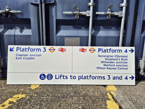 Platform 3/Platform 4 Overground National Rail (2212024)