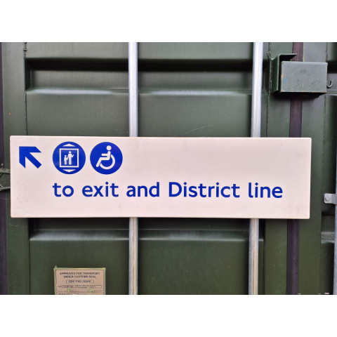 Icons Sign - to exit and District line (2462024)