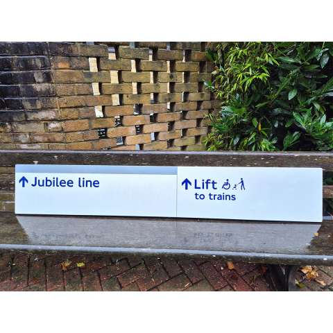 Jubilee Line - Lifts to Trains  (2752024)