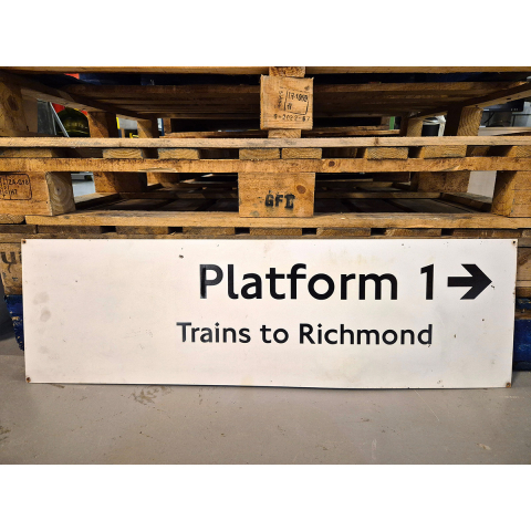 Platform 1 - Trains to Richmond - Arrow Right (2762024)