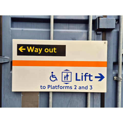 Way Out - Lift to Platforms 2 and 3 (22025)