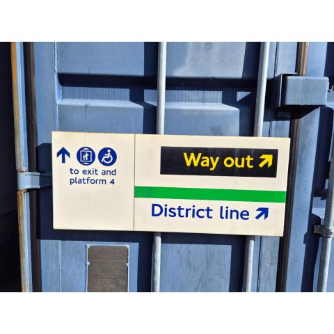 To exit and platform 4  Way Out District Line - Wayfinder (432025)